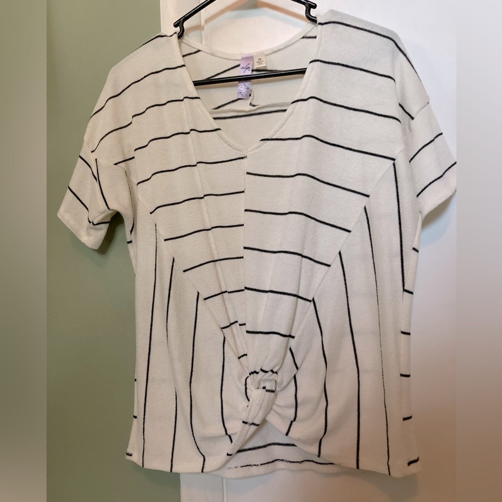NWOT Women’s Francesca’s Top